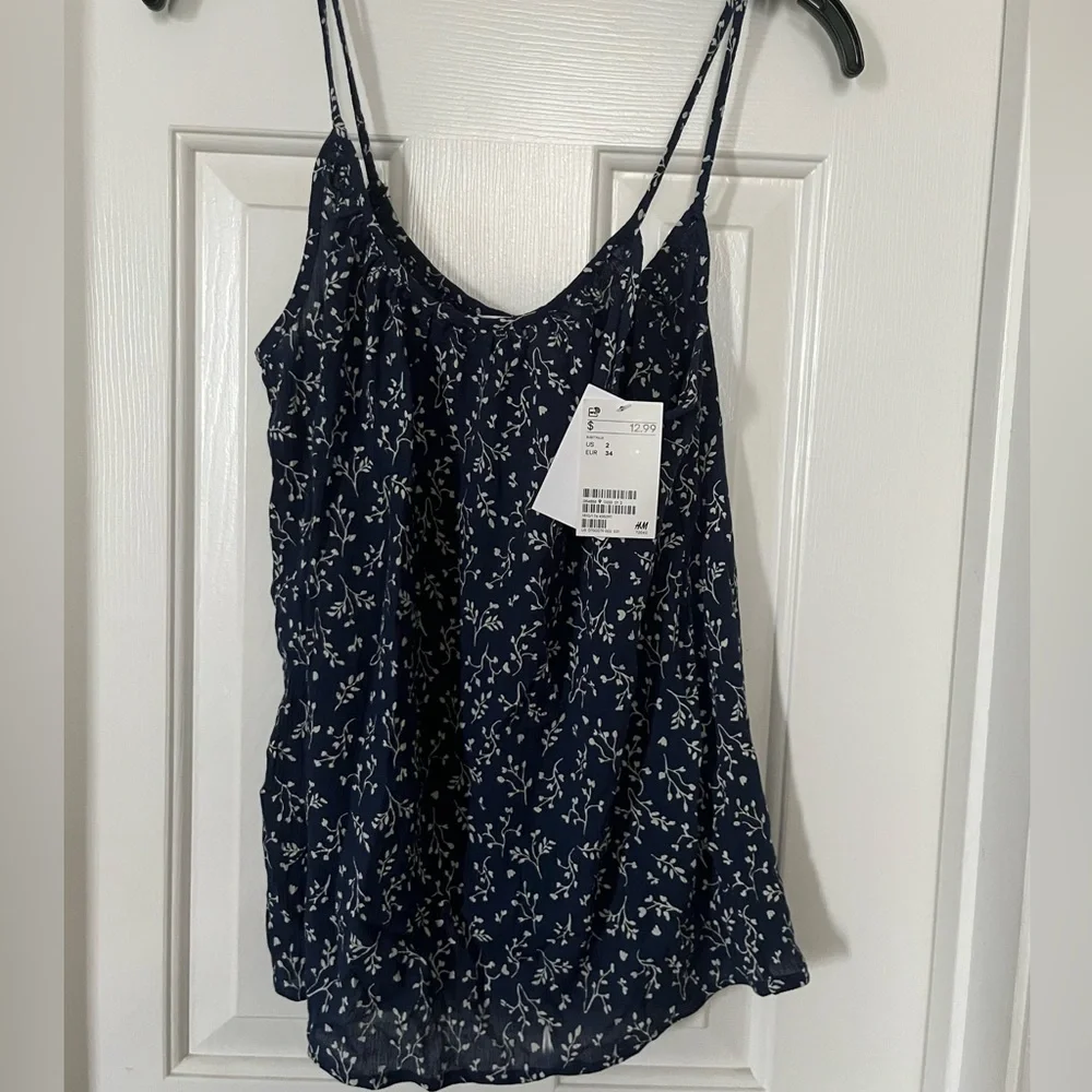 H&M flowered cami - Picture 1 of 3